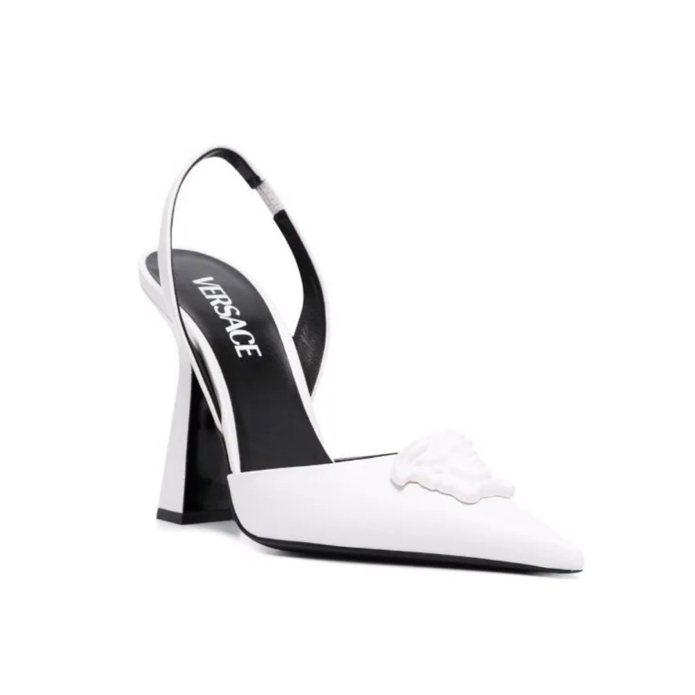 Versace
La Medusa slingback pumps 7 new w original box and dustbag